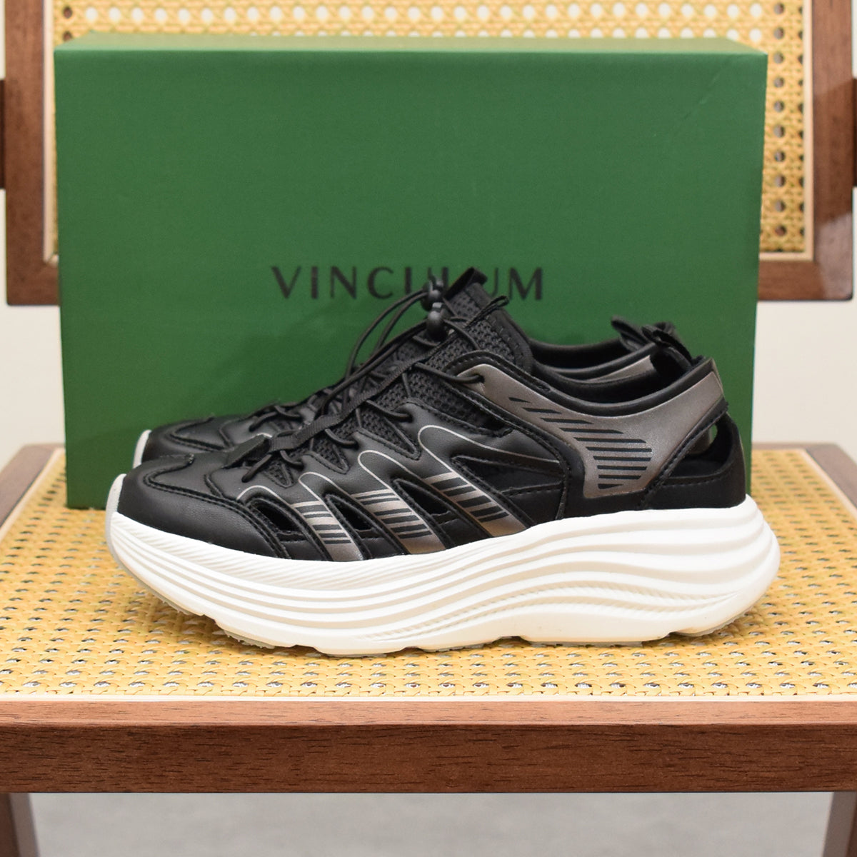 ウィンクルム VINCULUM トグルレーススニーカーサンダル （ブラック） ブラック