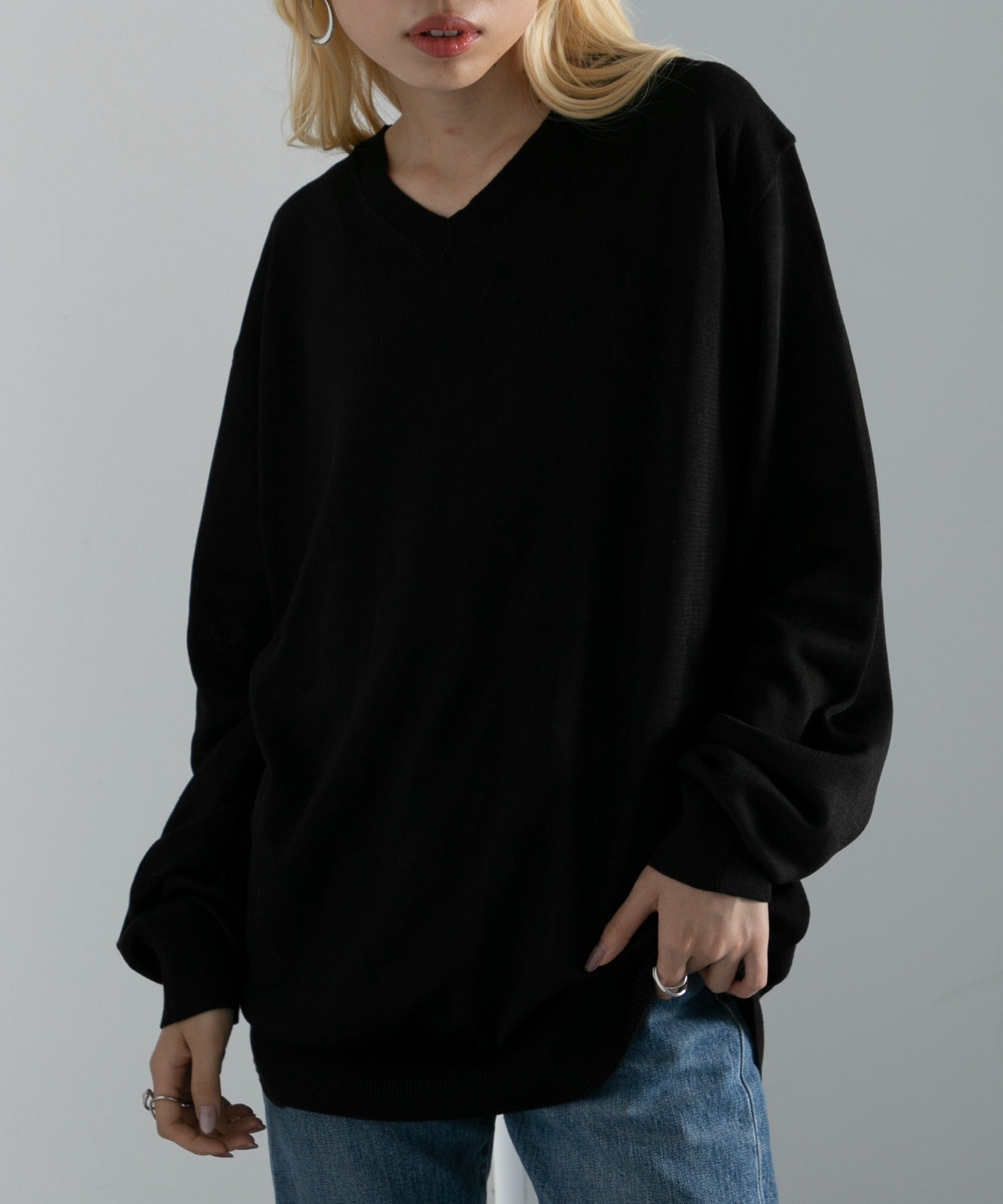 ヴィユー バイメゾンブリーズ vieux by MAISON BREEZE V neck loose light knit （ブラック） ブラック