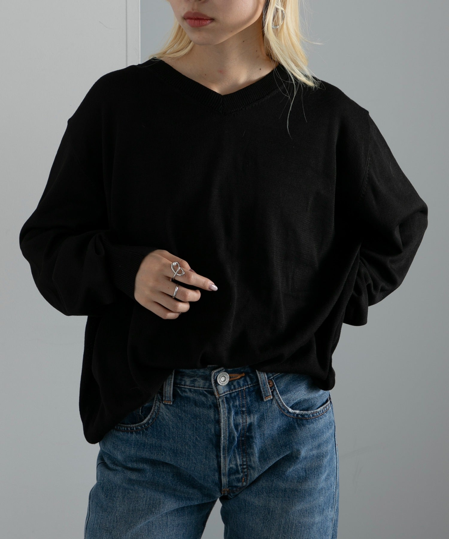 ヴィユー バイメゾンブリーズ vieux by MAISON BREEZE V neck loose light knit （ブラック） ブラック