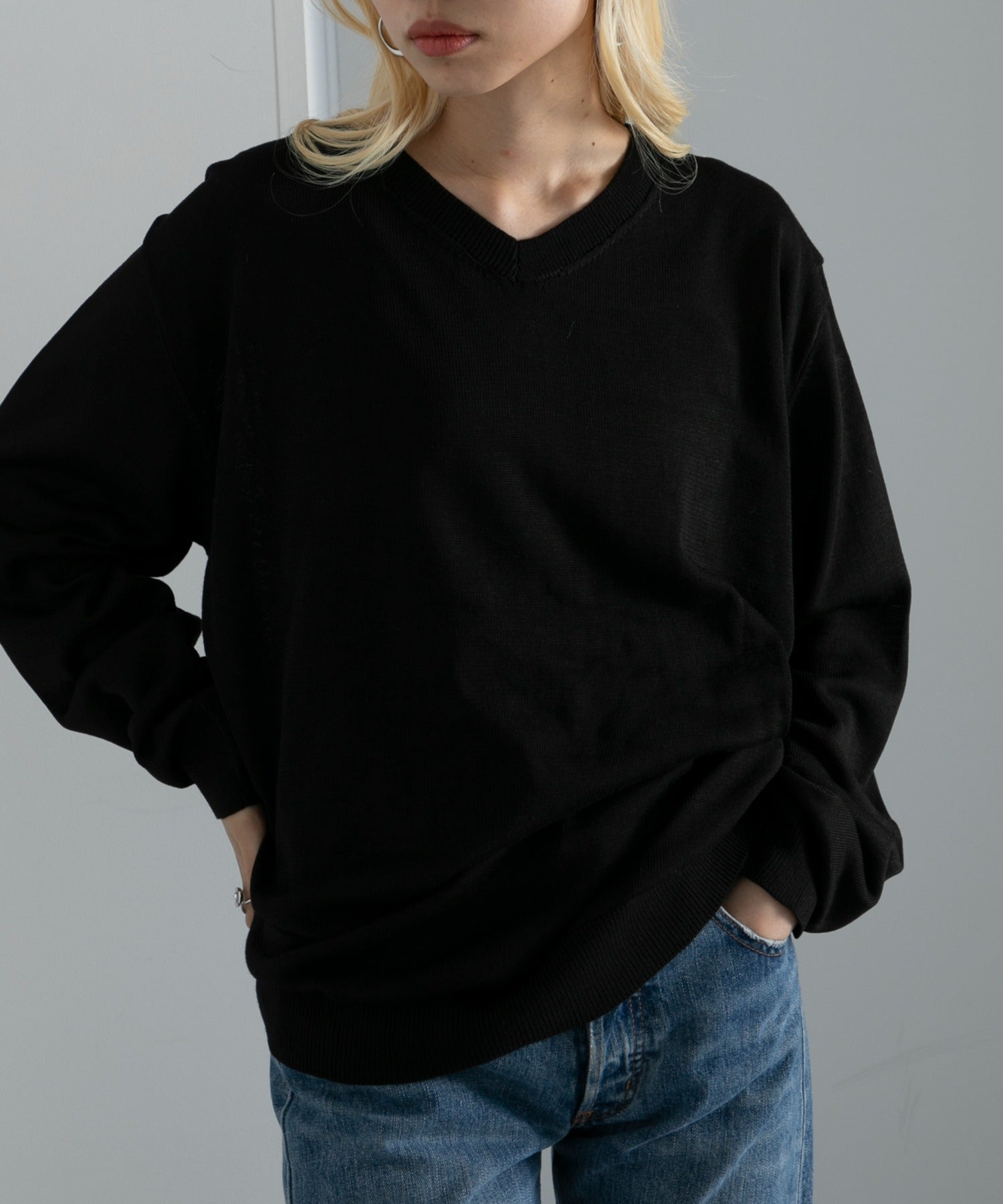 ヴィユー バイメゾンブリーズ vieux by MAISON BREEZE V neck loose light knit （ブラック） ブラック