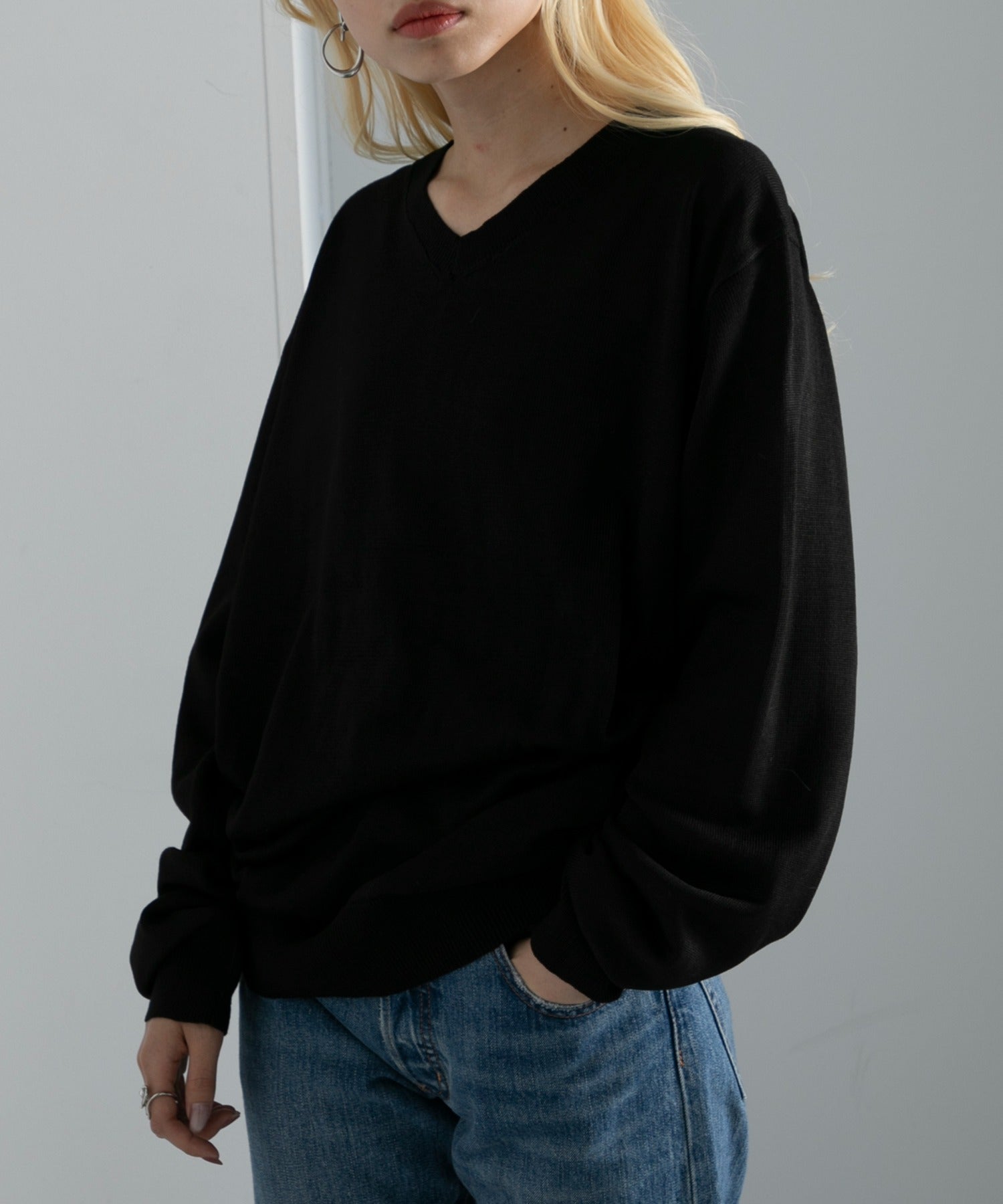 ヴィユー バイメゾンブリーズ vieux by MAISON BREEZE V neck loose light knit （ブラック） ブラック