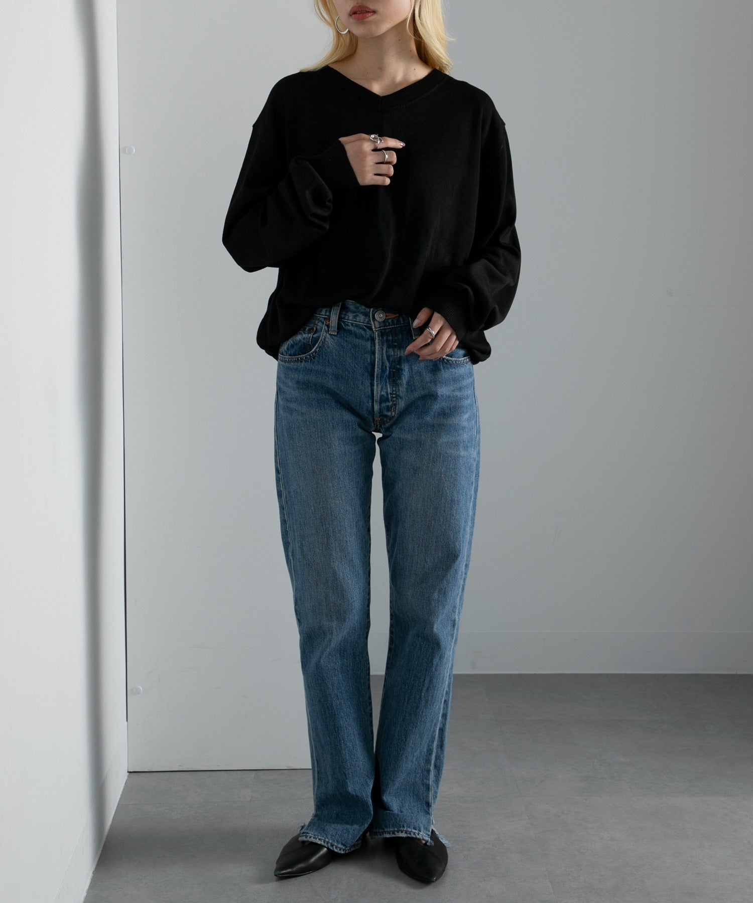 ヴィユー バイメゾンブリーズ vieux by MAISON BREEZE V neck loose light knit （ブラック） ブラック