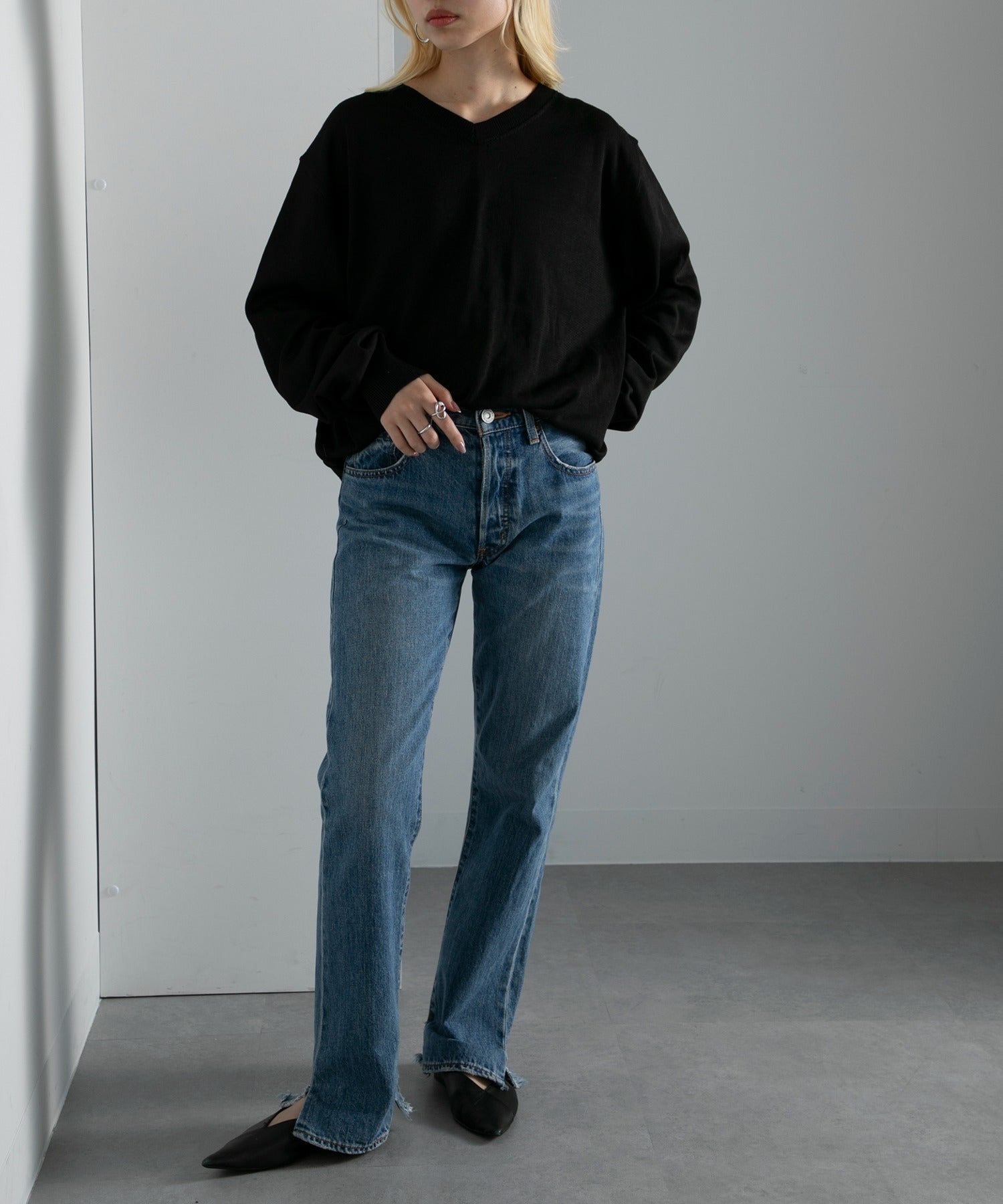 ヴィユー バイメゾンブリーズ vieux by MAISON BREEZE V neck loose light knit （ブラック） ブラック