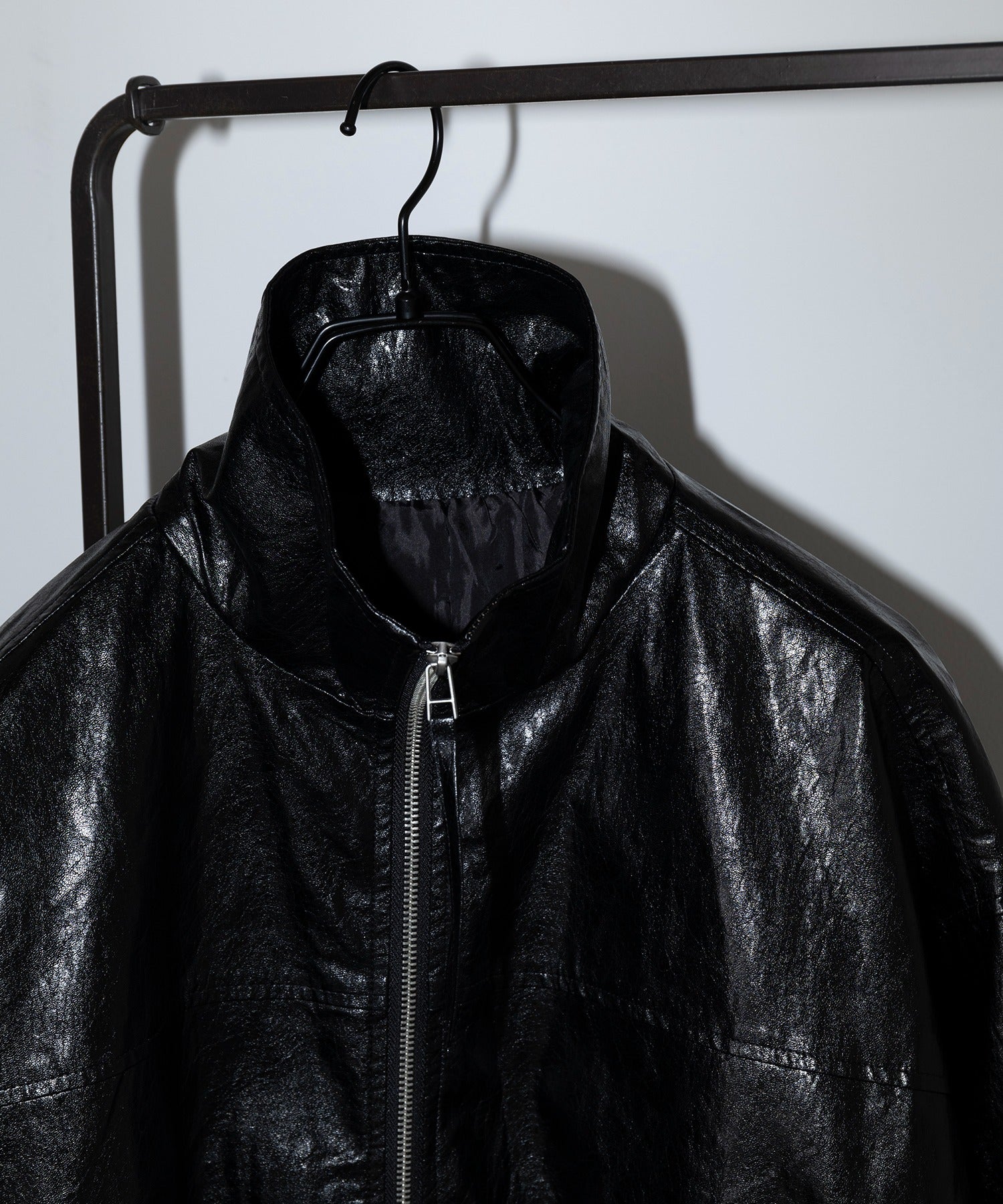ヴィユー バイメゾンブリーズ vieux by MAISON BREEZE Fake leather stand coat #1 （ブラック） ブラック