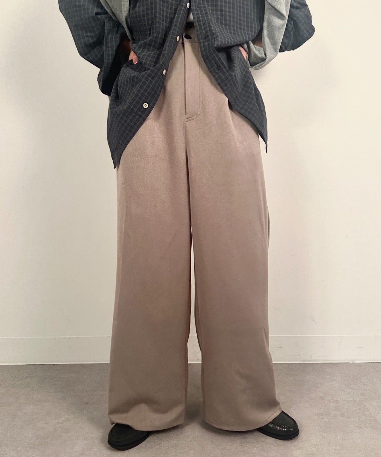 ヴィユー バイメゾンブリーズ vieux by MAISON BREEZE Marvelt tuck wide pants #1 （グレイッシュベージュ） グレイッシュベージュ