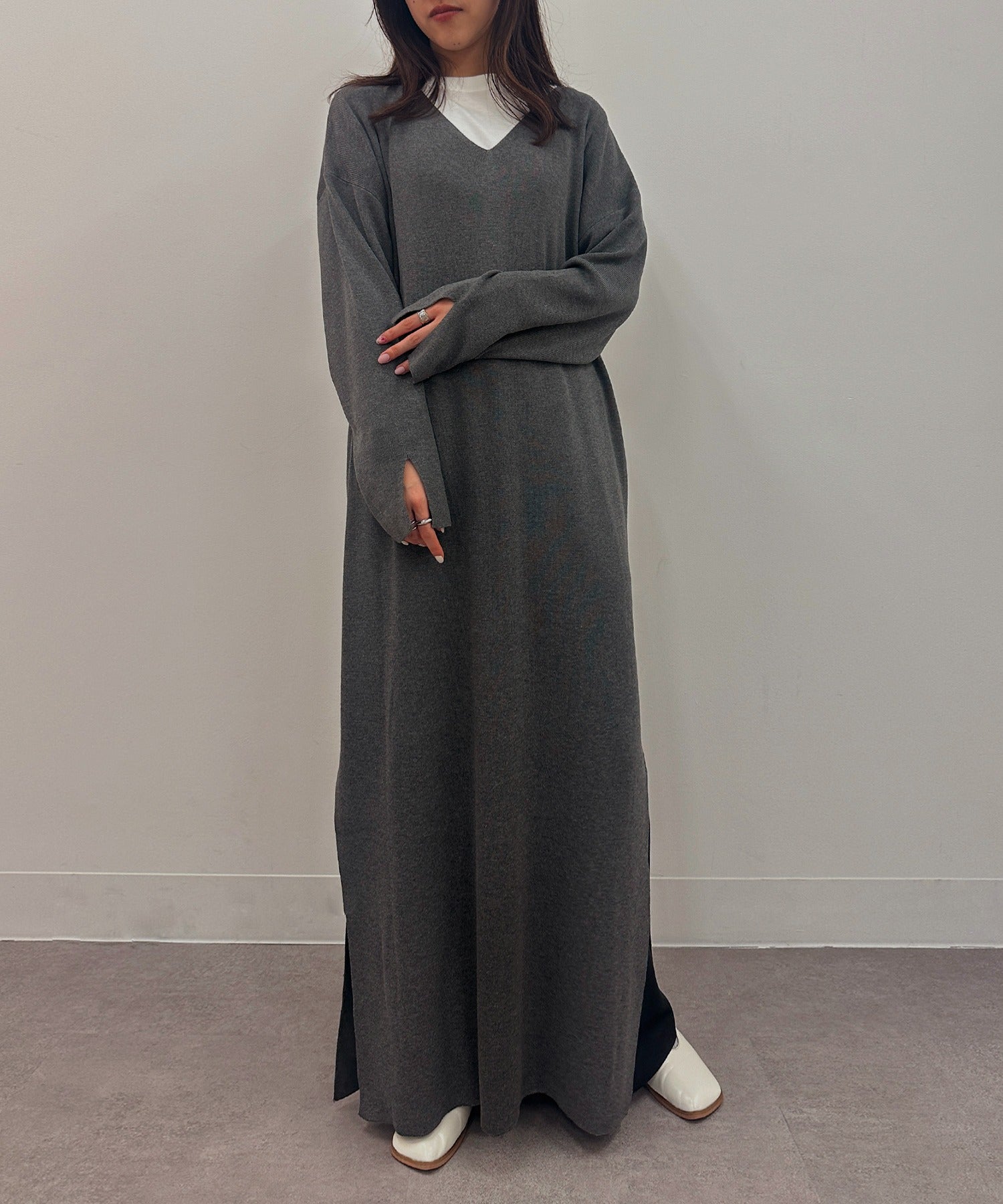 ヴィユー バイメゾンブリーズ vieux by MAISON BREEZE V neck knit long one-piece （ダークグレー） ダークグレー