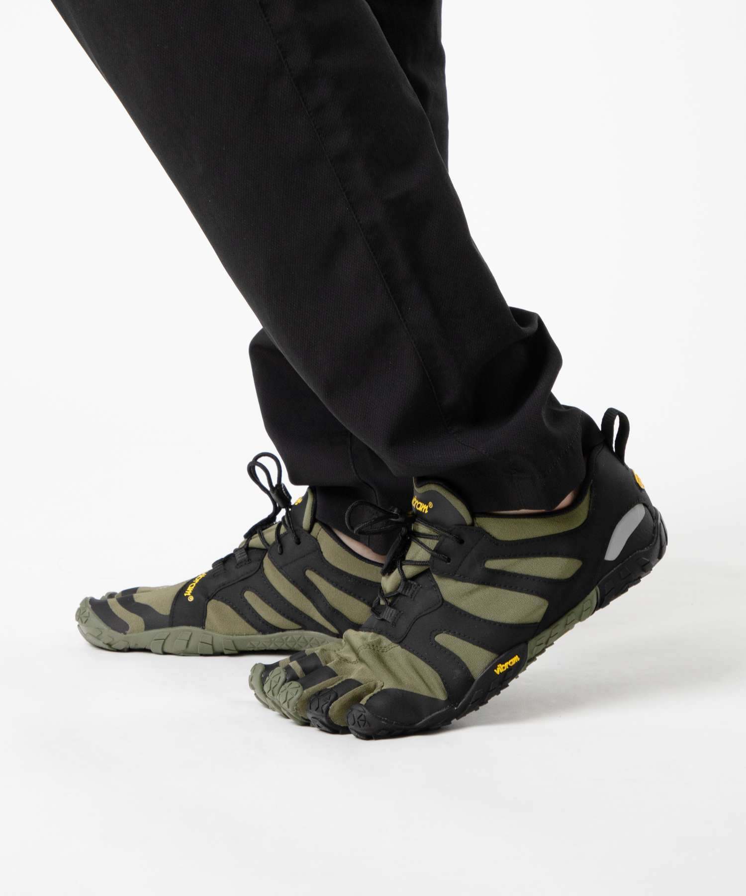 ビブラムファイブフィンガーズ Vibram FiveFingers ビブラム ファイブフィンガーズ Vibram FiveFingers V-Trail 2.0 19M7602 トレイル ランニング ベアフット 五本指 メンズ シューズ （IVY×BLACK/アイボリー×ブラック） IVY×BLACK/アイボリー×ブラック