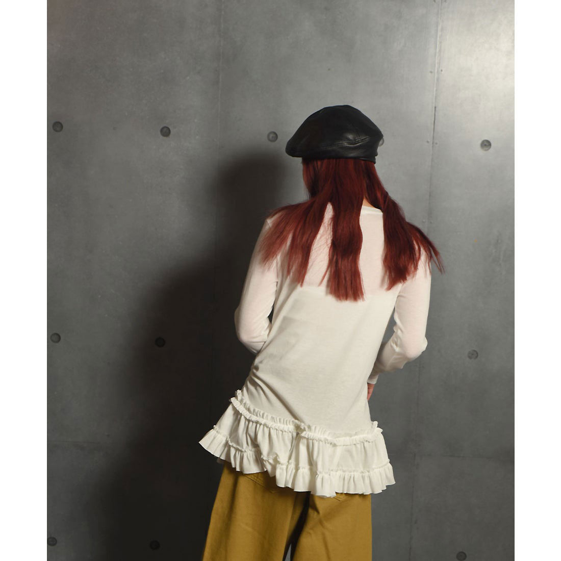 ビビッドレディ VIVIDLADY 裾フリルロンT フリルトップス tシャツ アイボリー （アイボリー） アイボリー