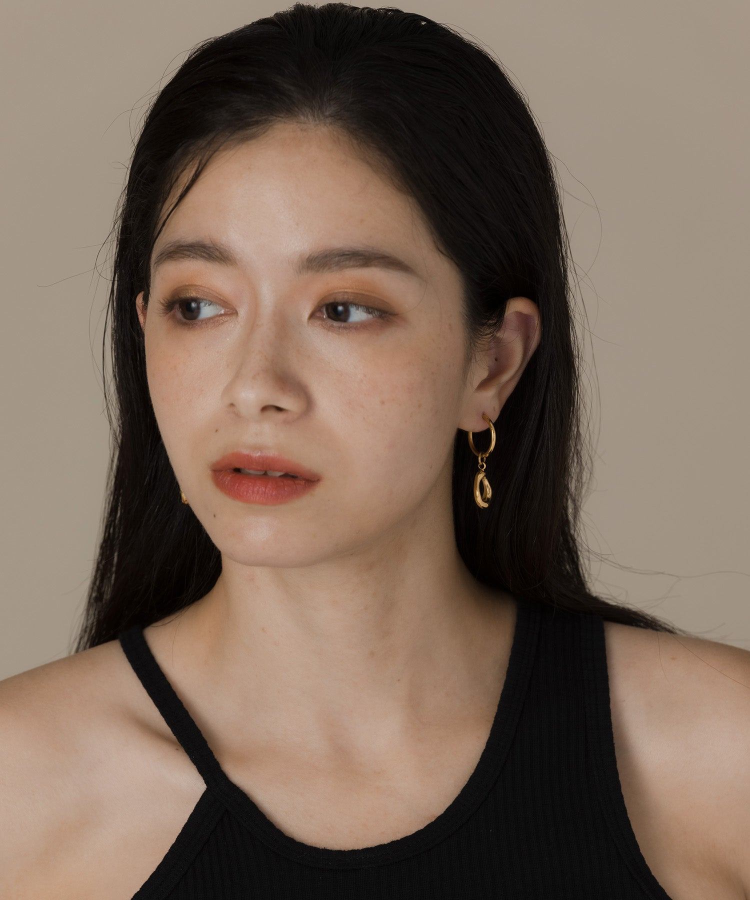 バツリカ VATSURICA 〈VATSURICA〉金属アレルギー対応 / サージカルステンレス / 316L / ニュアンス サークル フープ ピアス