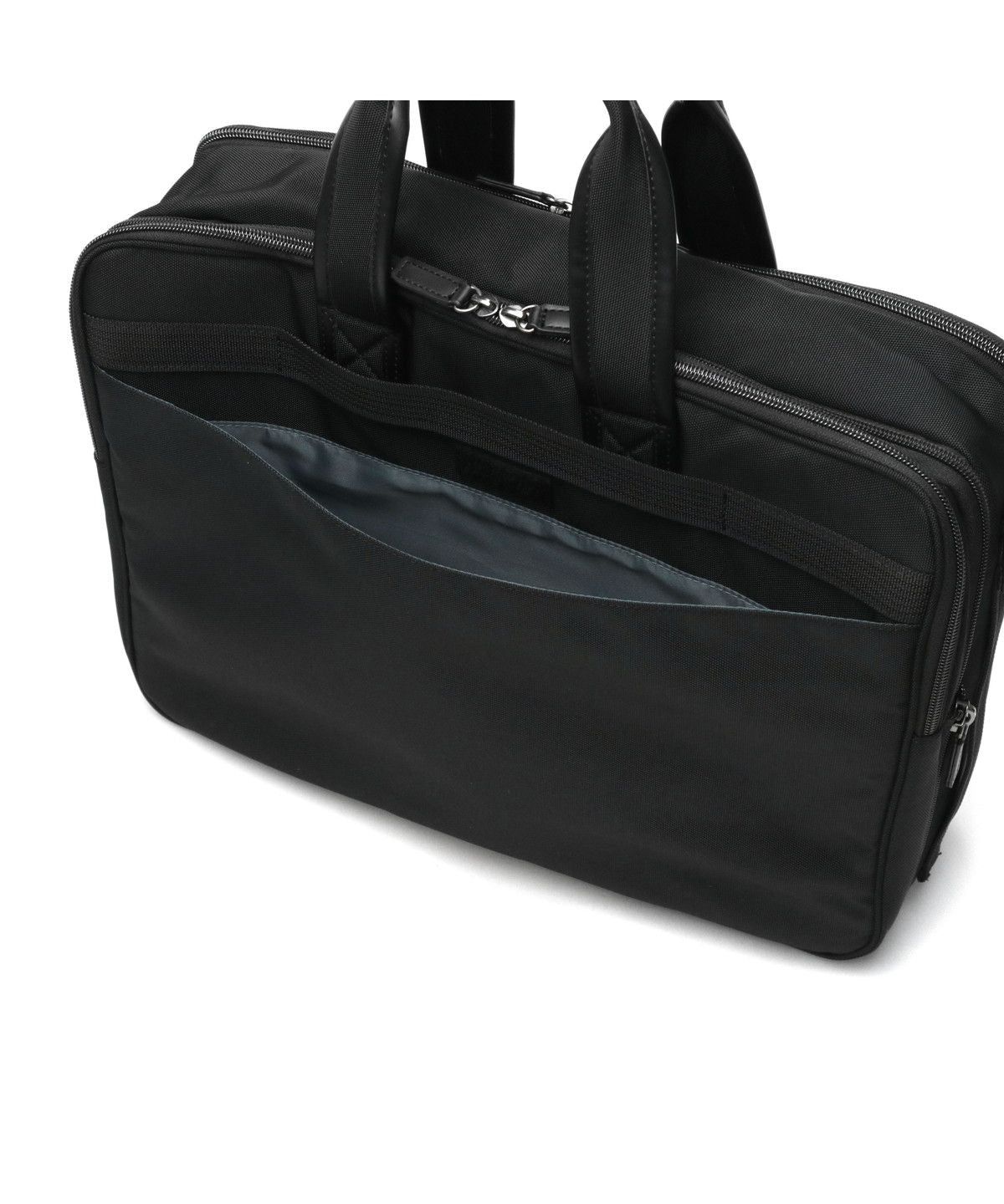 ワールドトラベラー World Traveler ワールドトラベラー ブリーフケース PC B4 軽量 World Traveler 2WAY ビジネスバッグ ショルダー バッグ PC収納 クロトB 17483 （ブラック） ブラック