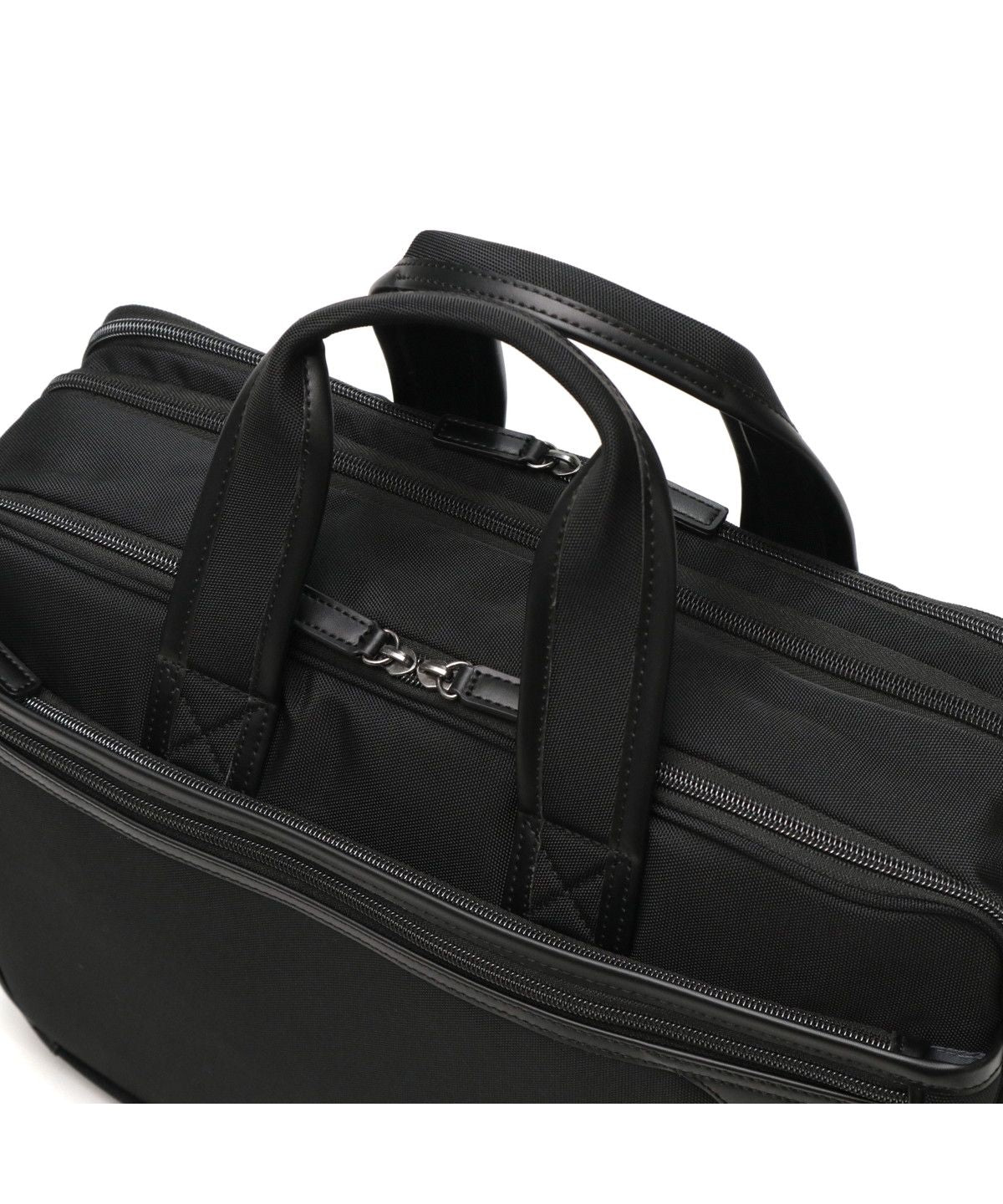 ワールドトラベラー World Traveler ワールドトラベラー ブリーフケース PC B4 軽量 World Traveler 2WAY ビジネスバッグ ショルダー バッグ PC収納 クロトB 17483 （ブラック） ブラック