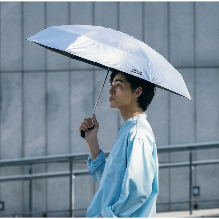 【Wpc.公式】日傘 Wpc. IZA 男の晴雨兼用傘 ≪コンパクト≫ 55cm 大きい 完全遮光 遮熱 軽量 晴雨兼用 メンズ レディース イーザ 折りたたみ傘 折り畳み （ライトグレー×オフ） ライトグレー×オフ
