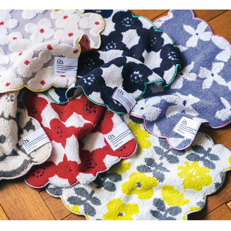 [Wpc. Official] Handkerchief Scallop Handkerchief Towel Fluffy Cute Stylish Ladies Gift