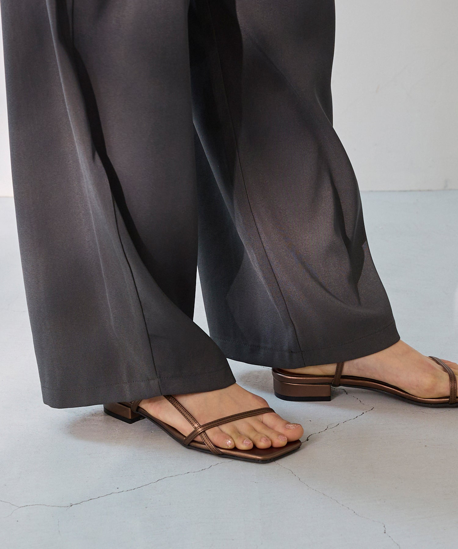 ウェレッグ welleg 華奢見え ストラップサンダル （1150ブロンズPU） 1150ブロンズPU