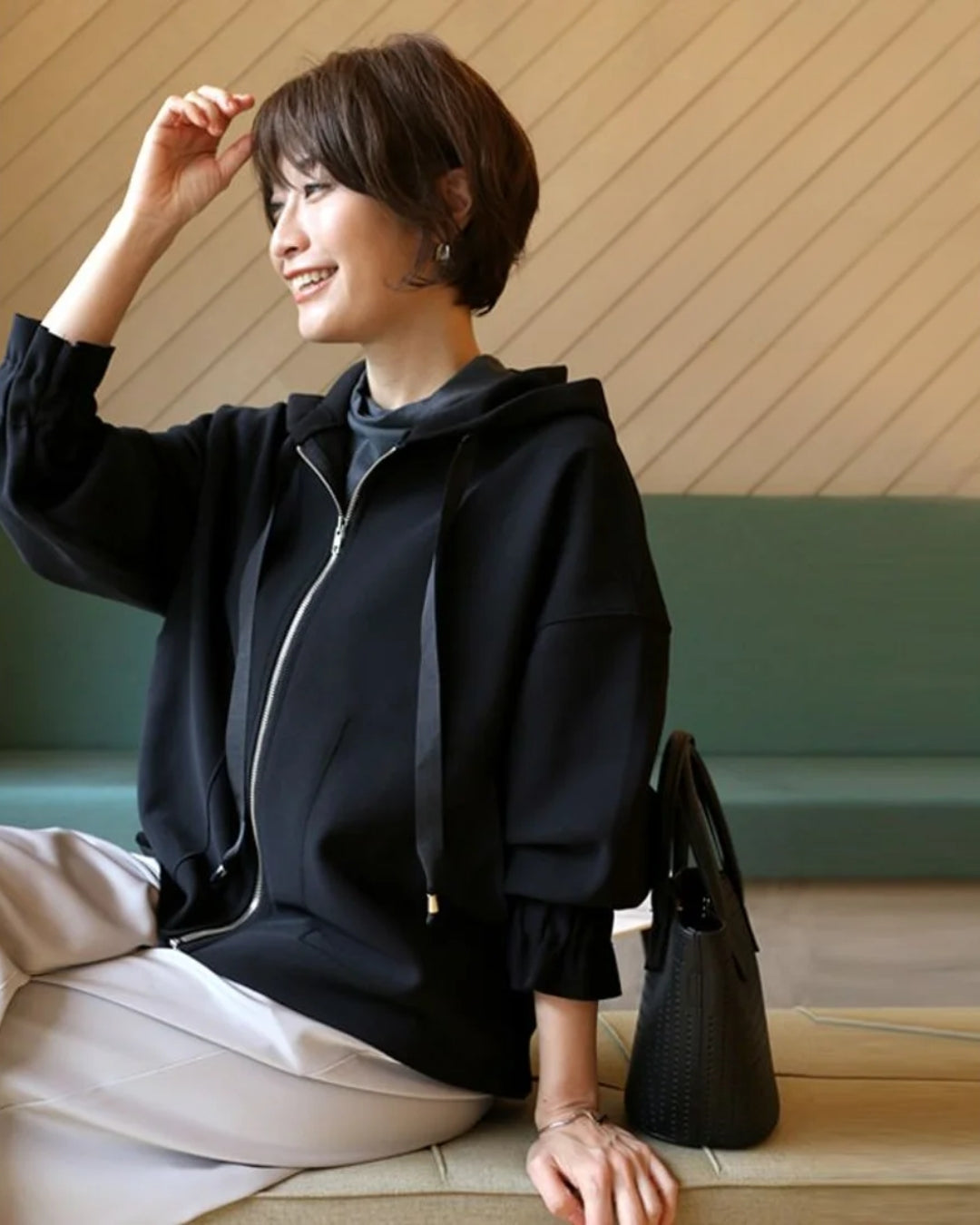 エーレスタイル Ehre style 大人可愛いを叶えたお洒落パーカー （ブラック） ブラック