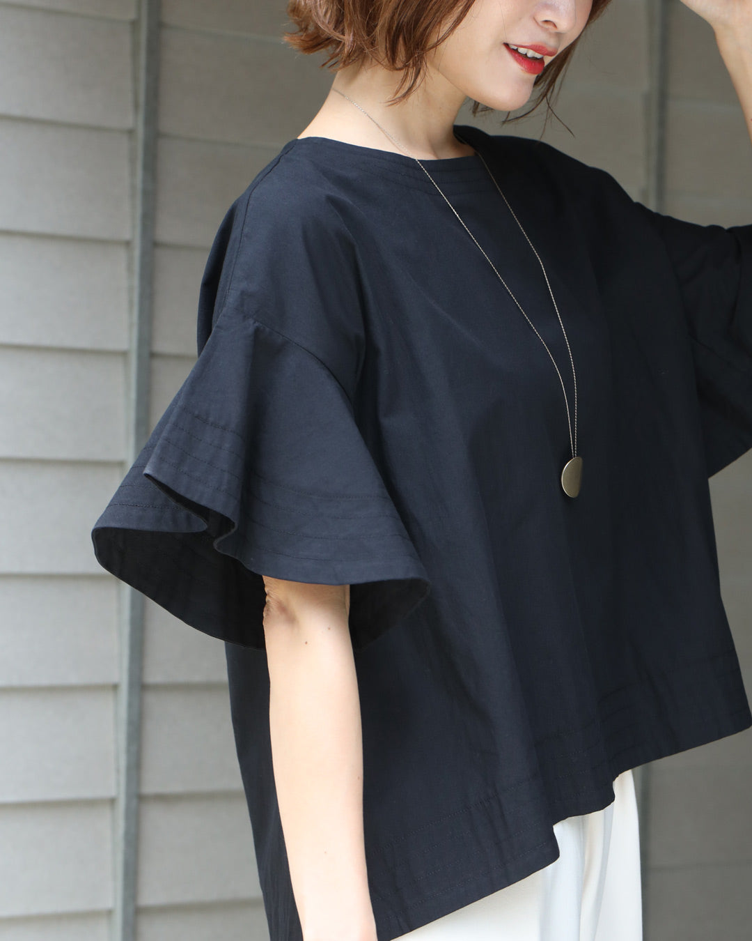エーレスタイル Ehre style 夏のコーデも 気楽にきちんと 揺れ袖トップス （ブラック） ブラック