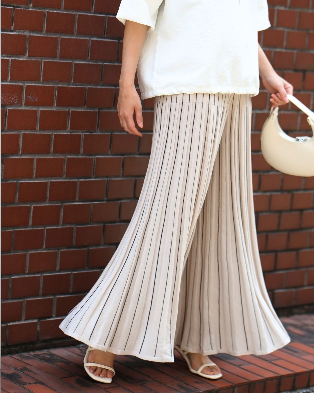 エーレスタイル Ehre style お出かけに最適！休日を快適にフレアニットパンツ （アイボリー） アイボリー