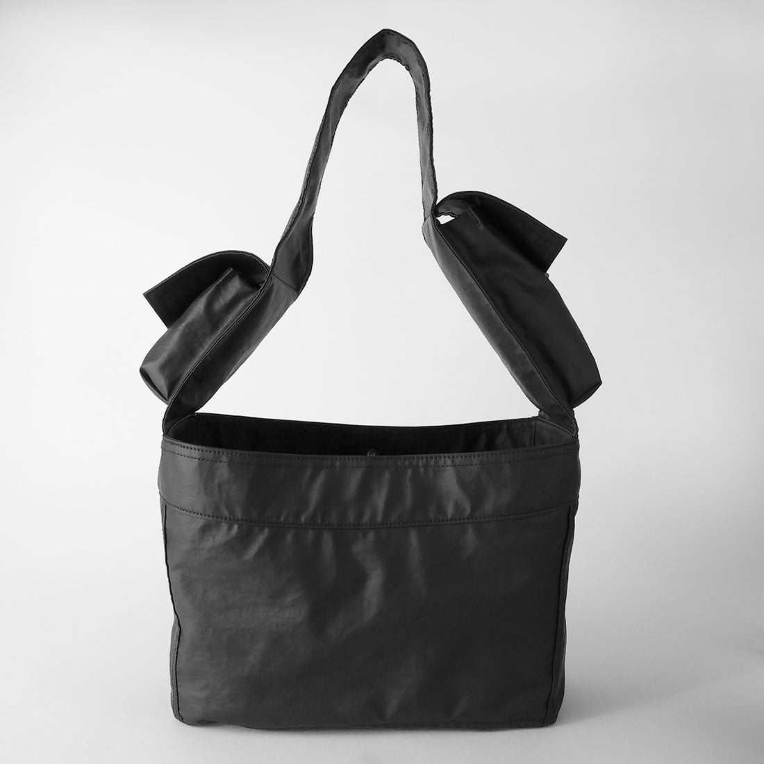ワイスリー Y-3 トートバッグ ロゴ NEWSPAPER BAG S KE5028 （ブラック） ブラック