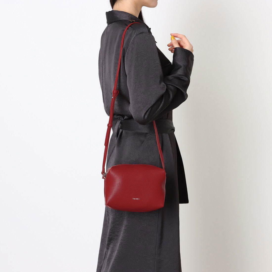 ヤーキ YAHKI シュリンクソフトダブルフェイスショルダーバッグ （ruby red） ruby red
