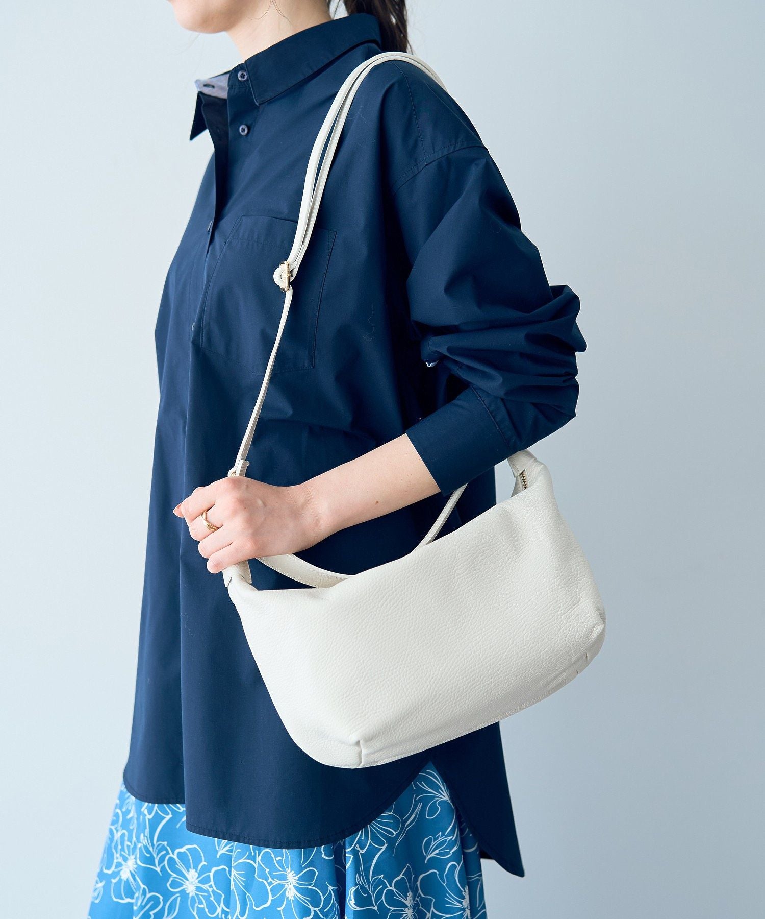 イェッカ ヴェッカ YECCA VECCA 【AULENTTI】レザーショルダーバッグ （ブラウン） ブラウン