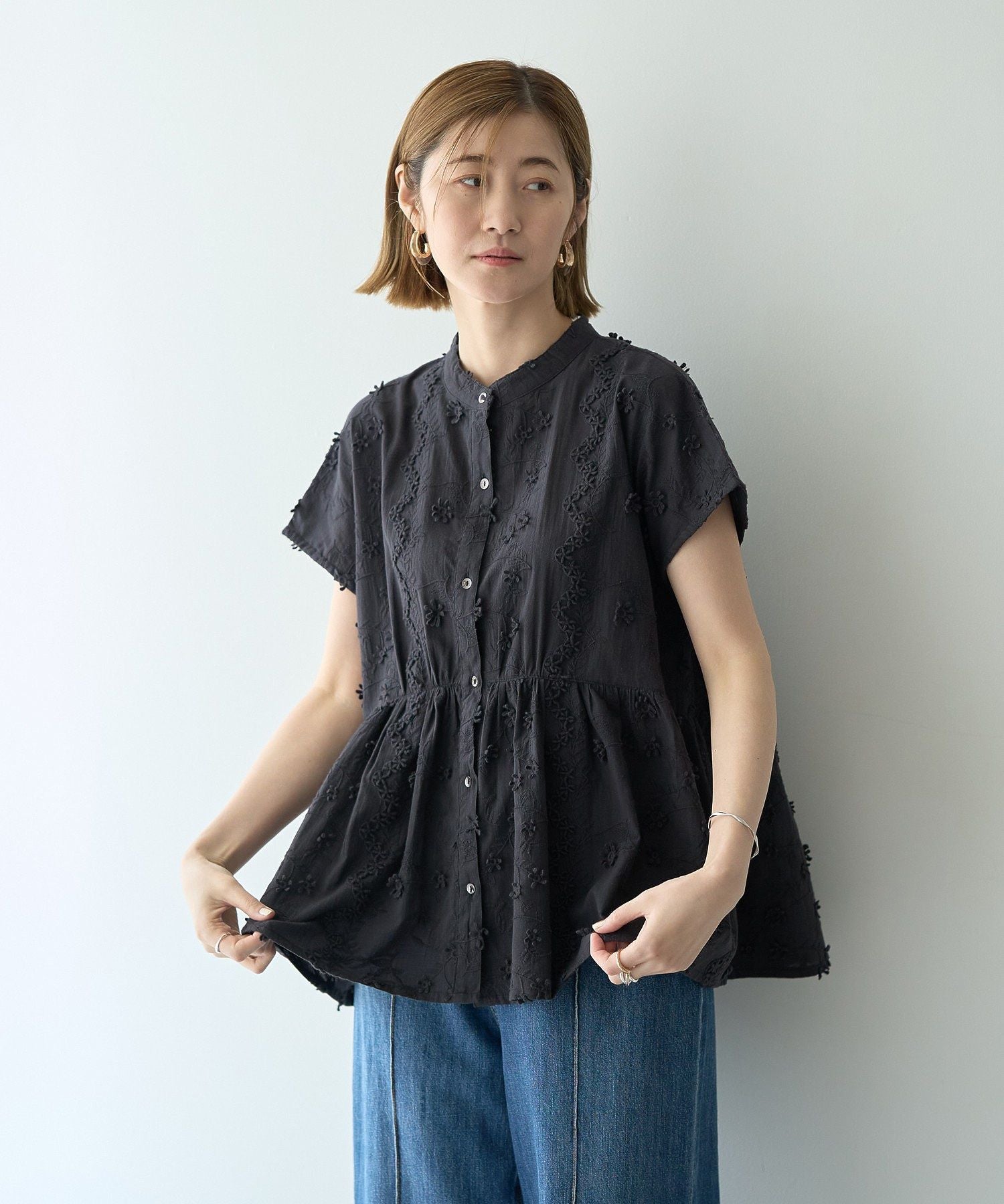 イェッカ ヴェッカ YECCA VECCA 3Dフラワーエンブロイダリーブラウス （ブルー） ブルー