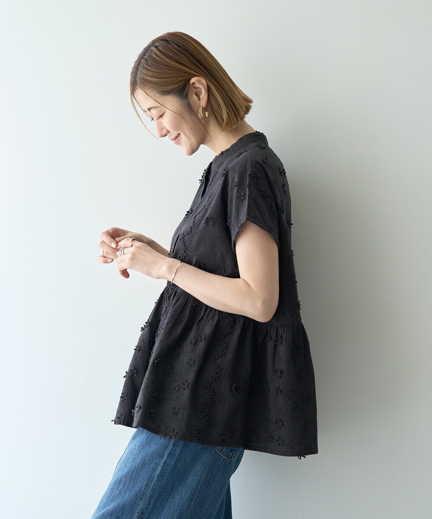 イェッカ ヴェッカ YECCA VECCA 3Dフラワーエンブロイダリーブラウス （ブルー） ブルー