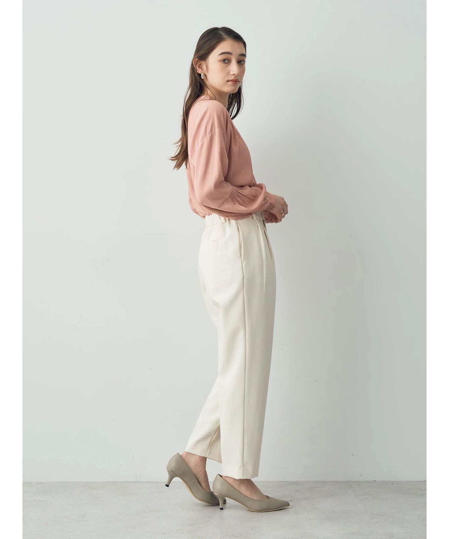 イェッカ ヴェッカ YECCA VECCA タックテーパードパンツ （アイボリー） アイボリー