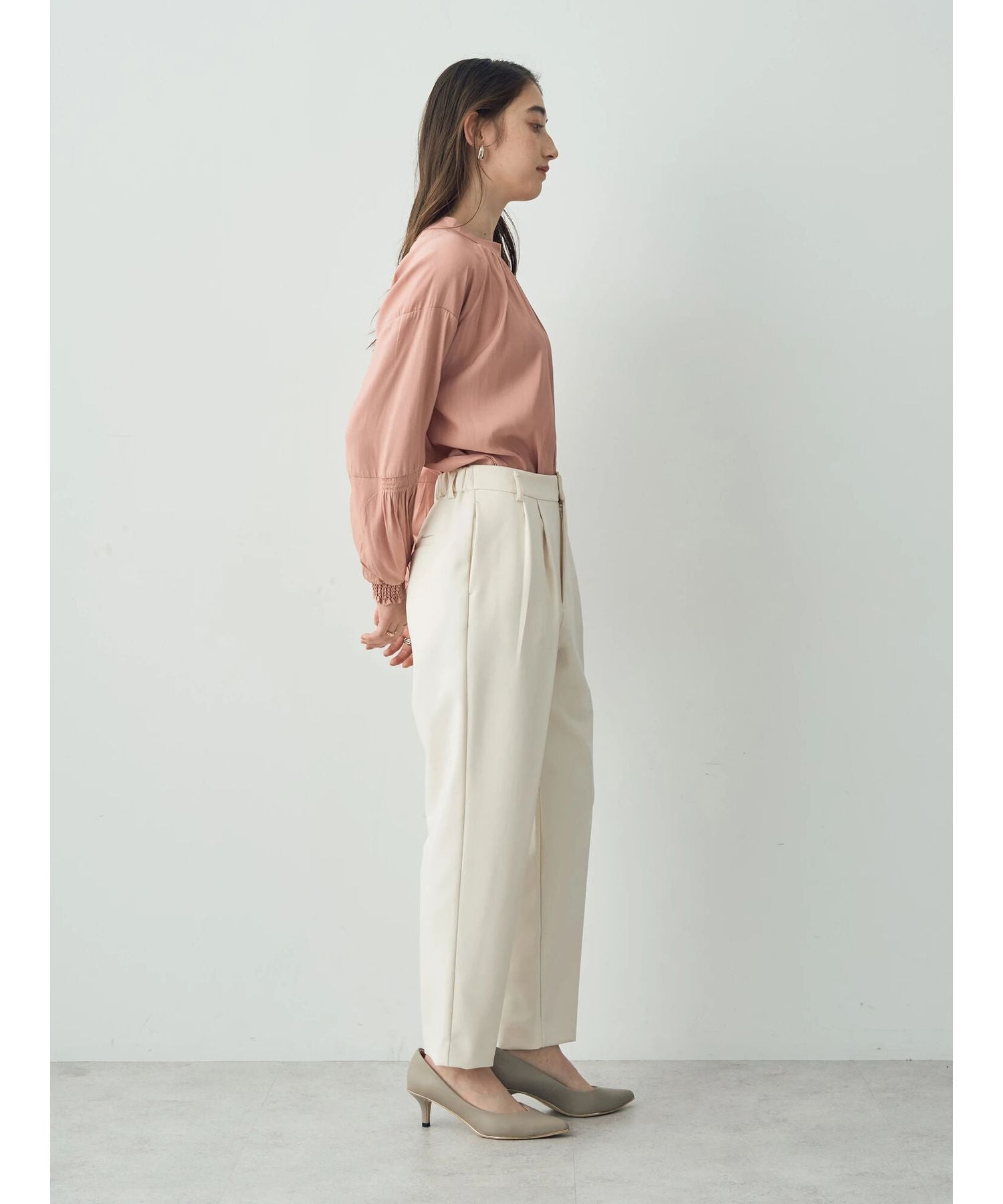 イェッカ ヴェッカ YECCA VECCA タックテーパードパンツ （アイボリー） アイボリー