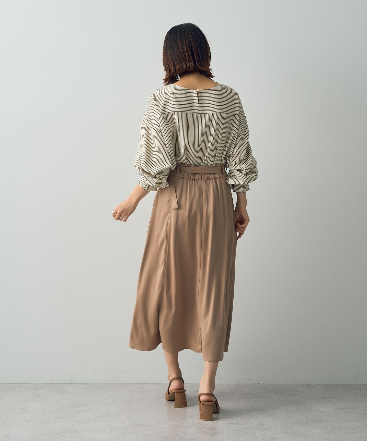 イェッカ ヴェッカ YECCA VECCA トレンチデザインサテンスカート （ベージュ） ベージュ