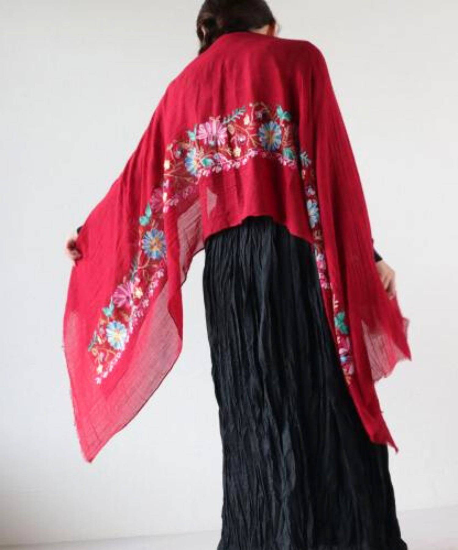 ヨイ YOI モロッコ花刺繍。大判ストール （RED） RED