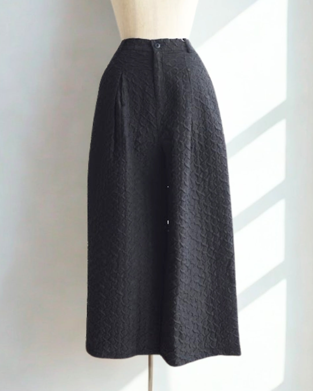 ヨイ YOI ジャガード風ワイドパンツ （ブラック） ブラック