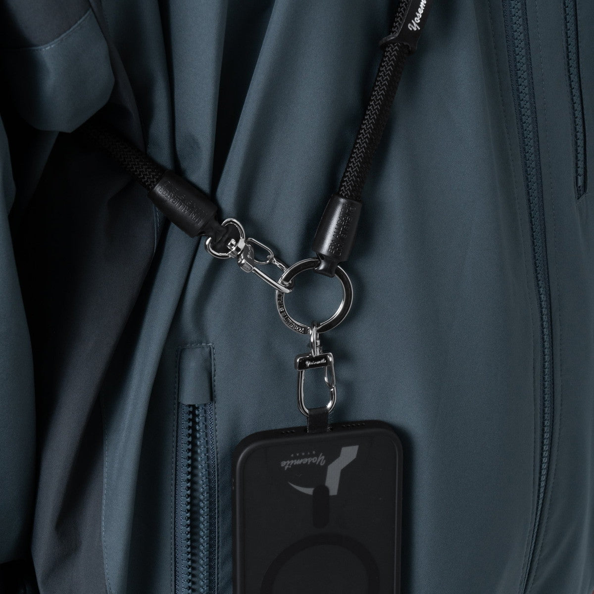 ヨセミテストラップ YOSEMITE STRAP 正規取扱店 ストラップ スマホ 紐 ホルダー 首掛け 挟む コード ロープ ブランド 丈夫 モバイルストラップ ショルダー 携帯 おしゃれ 日本製 2WAY MOBILE YMS-1000 （MadBlack） MadBlack