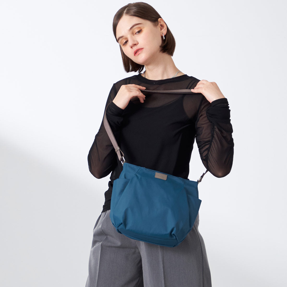イザック Y'SACCS 【ナイロンタフタ】トラベルショルダー mini （ブルー） ブルー