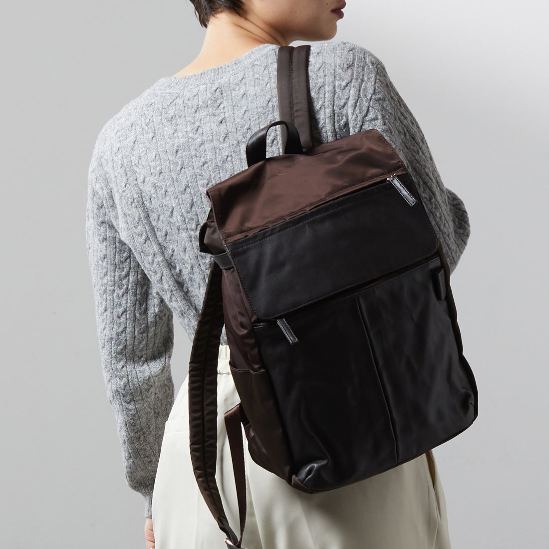 イザック YSACCS ナイロン×牛革コンビシリーズ リュックサック Mサイズ,BROWN