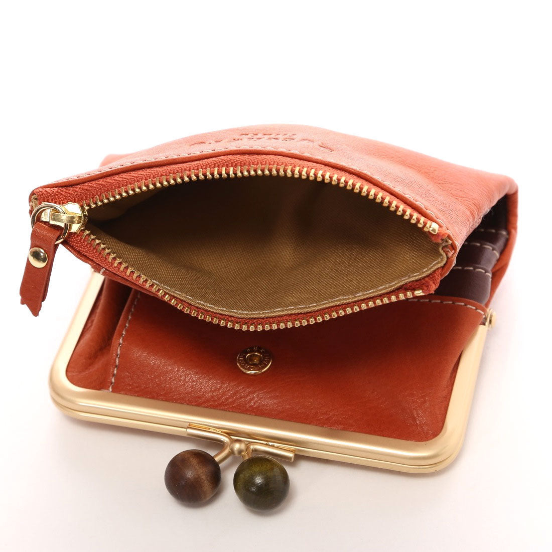 Zucchero Filato Cow Leather Clasp Bi-Fold Wallet