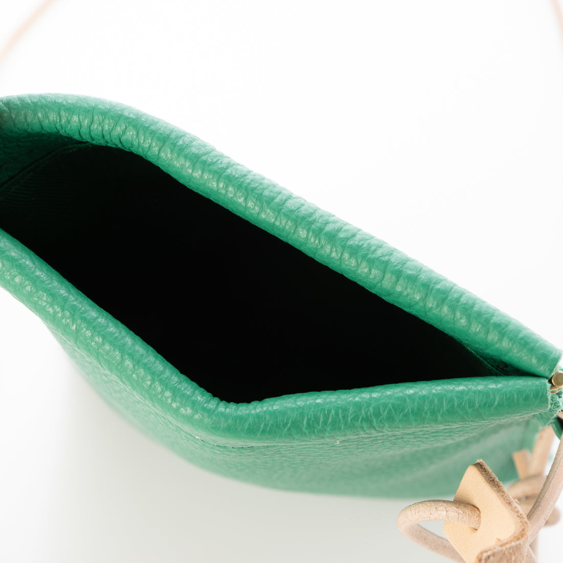 Zucchero [zucchero] Shrink cow leather shoulder bag