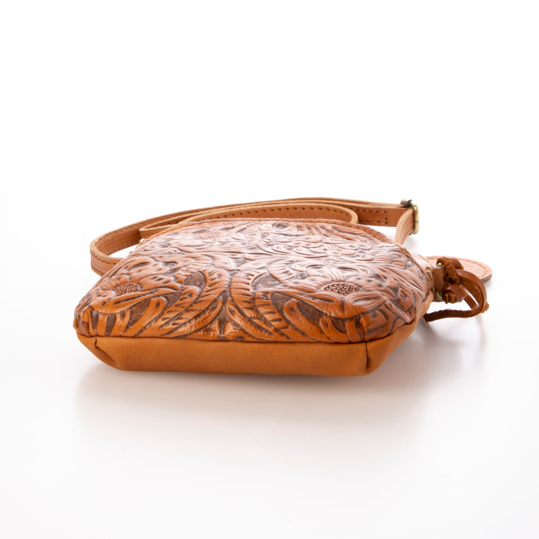ズッケロ zucchero レザーカービングショルダー （BROWN） BROWN