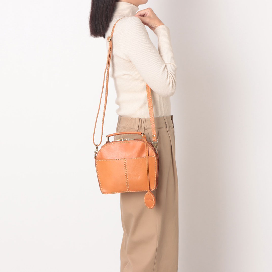 ズッケロ zucchero ズッケロ zucchero ステッチデザイン カウレザー持ち手付2WAYお財布ショルダーバッグ （BROWN） BROWN