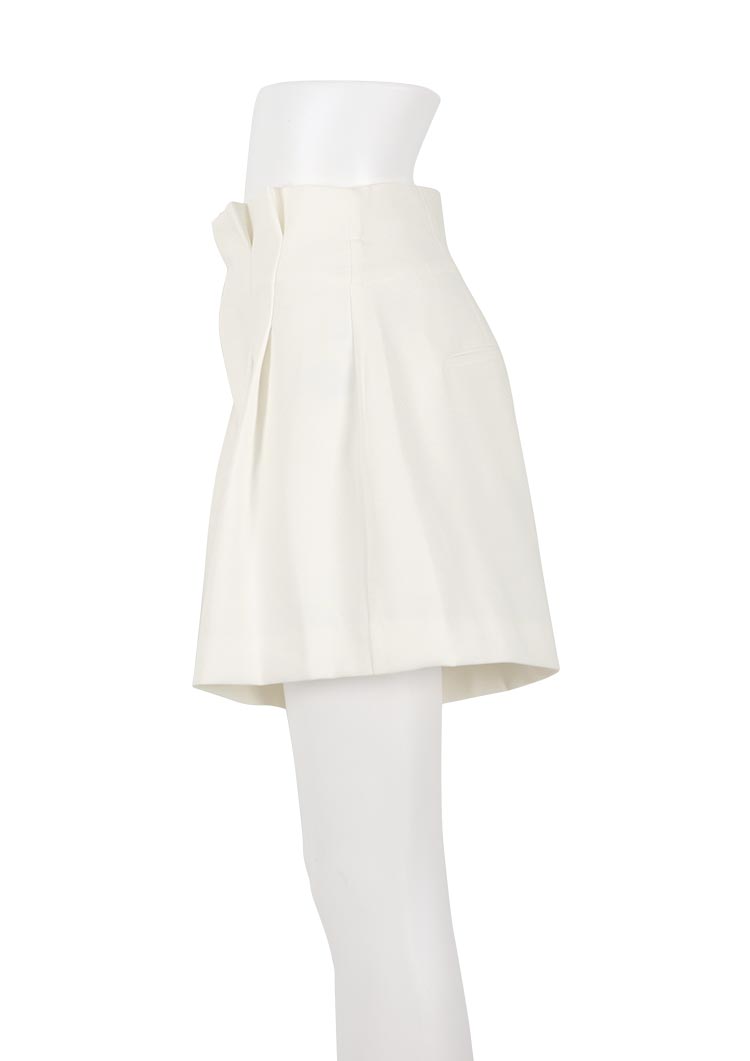 Tuck detail short pants