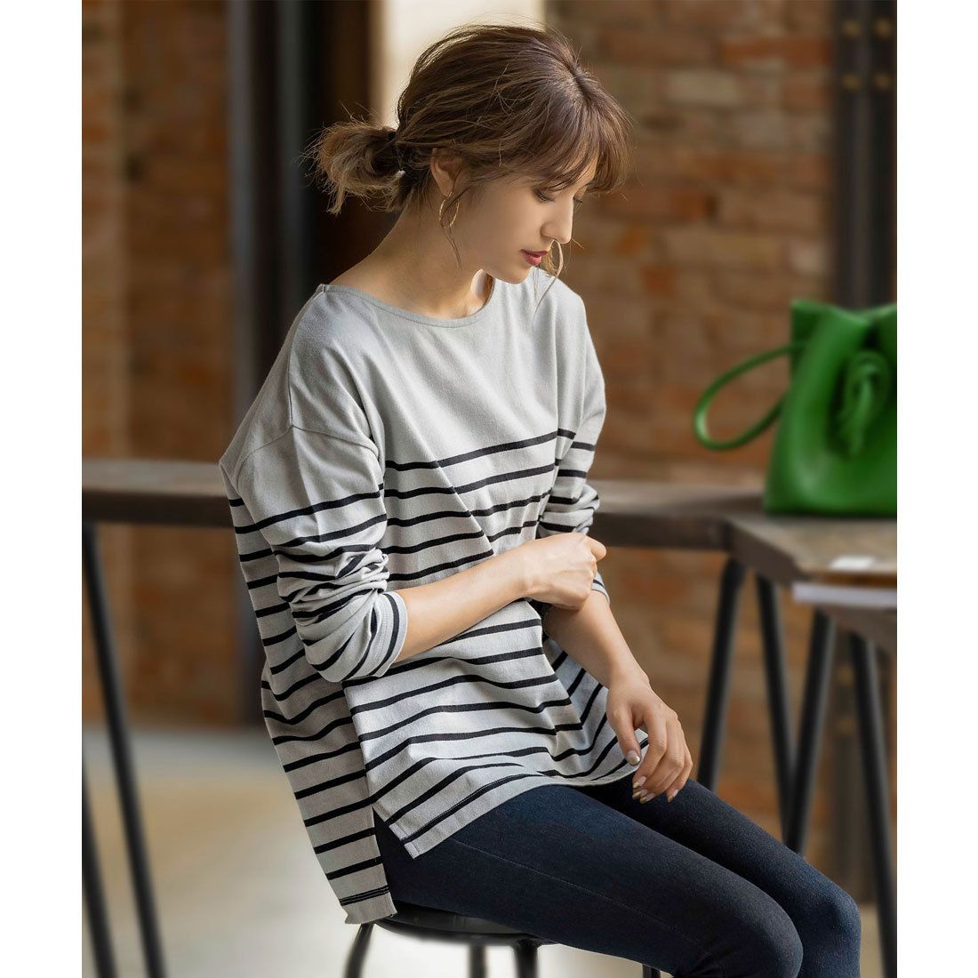 コウベレタス KOBE LETTUCE ゆったり シンプルカットソーチュニック 【パネル】 [C3864]  体型カバー Tシャツ ロングTシャツ チュニック 大きめサイズ,グレー×ブラック
