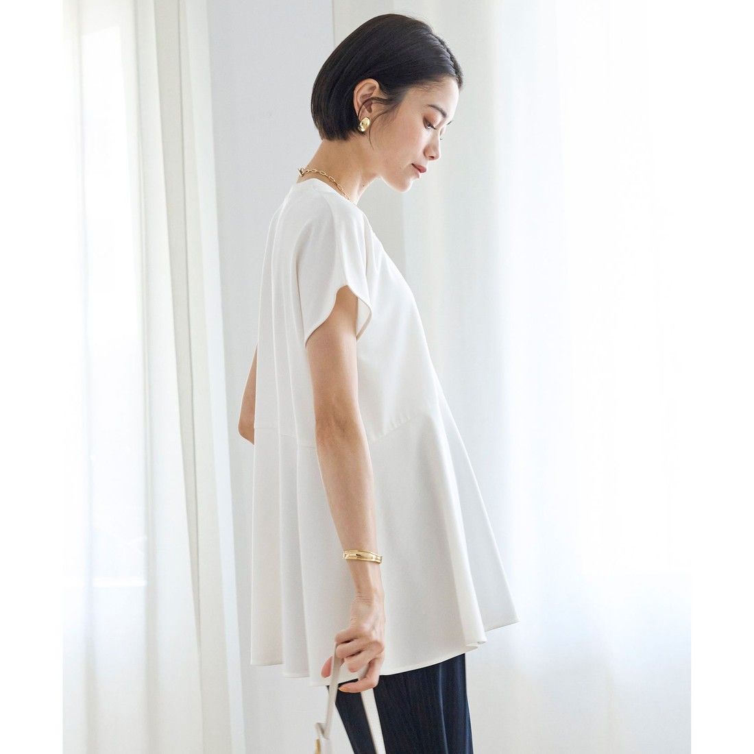 UNFILO 【接触冷感/ストレッチ/シワになりにくい】BEAUTY FORM ペプラムTシャツ,ホワイト