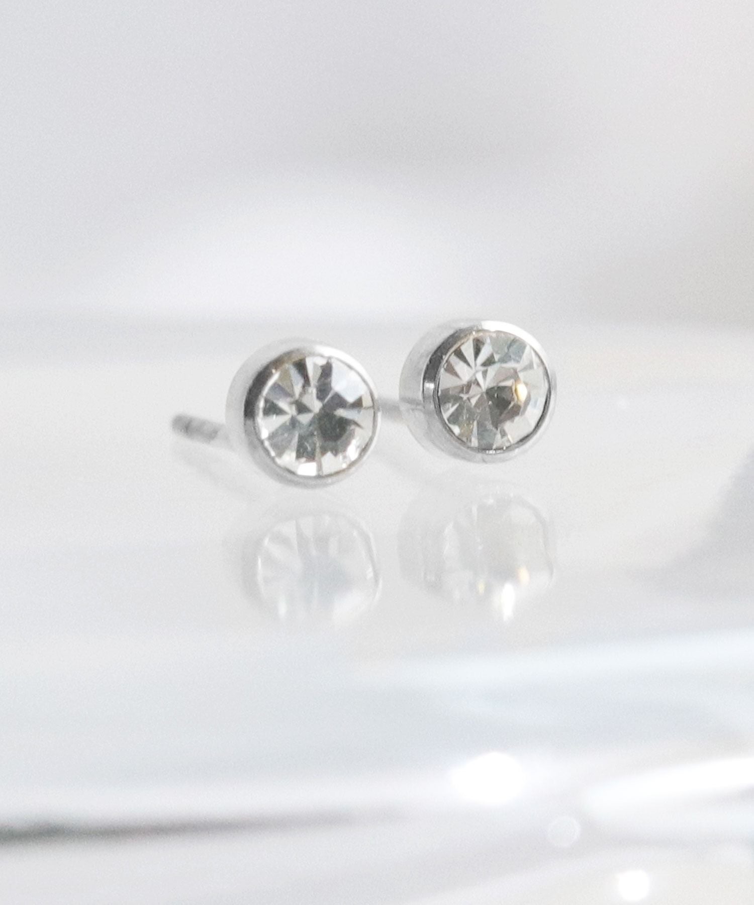 フロージュ florge 【誕生石シリーズ】金属アレルギー対応 一粒キュービックジルコニアステンレスピアス 5月エメラルド,シルバー