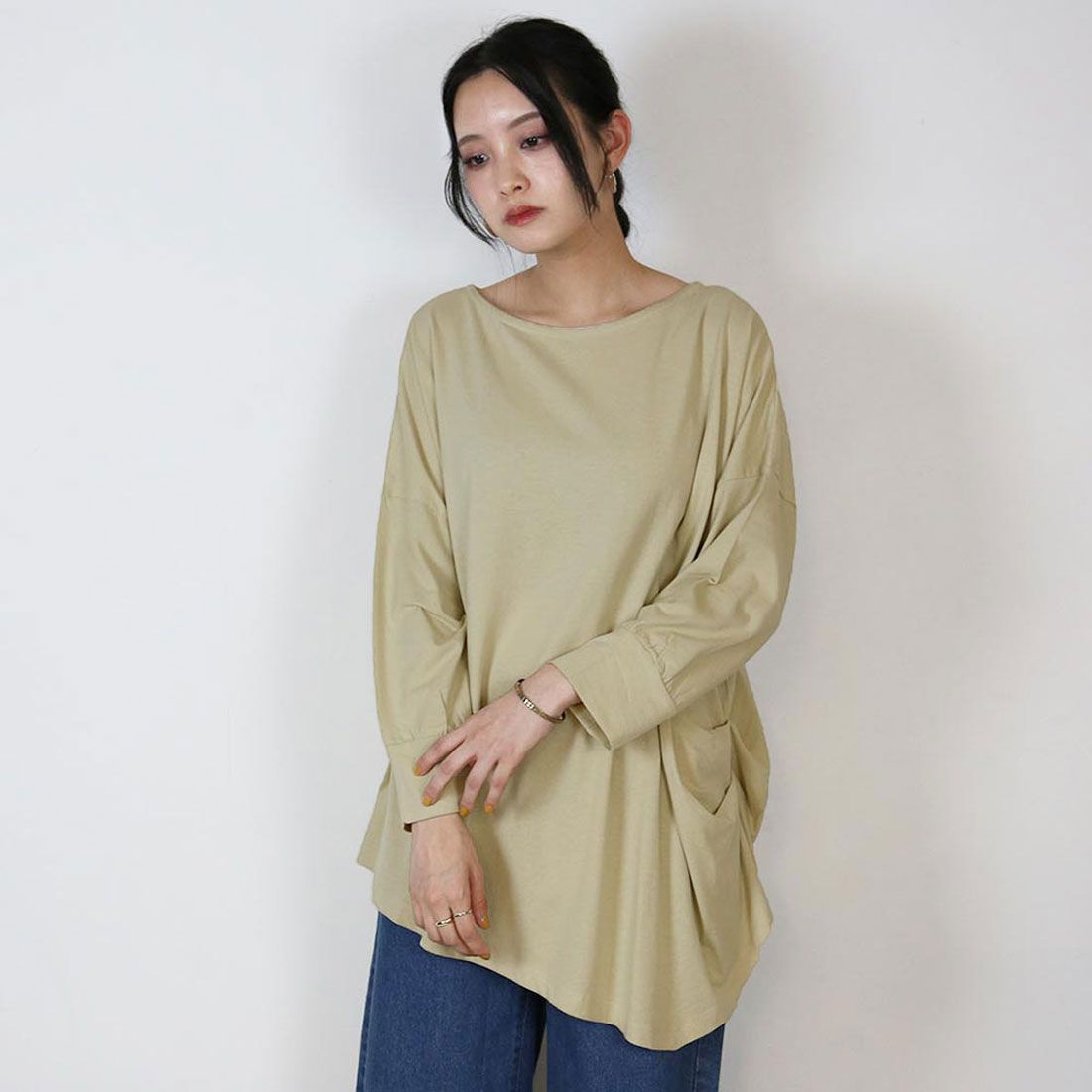 アットワン atONE アシメトリー裾タックTシャツ