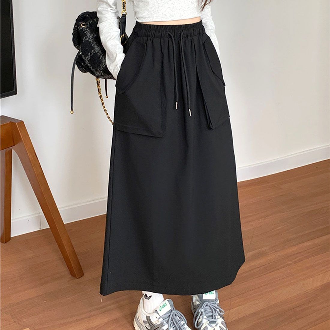 デューリリー Dewlily ビッグポケットスカート レディース 10代 20代 30代 韓国ファッション 春 夏 秋 カジュアル かわいい おしゃれ シンプル ミモレ丈 カーゴ,ブラック