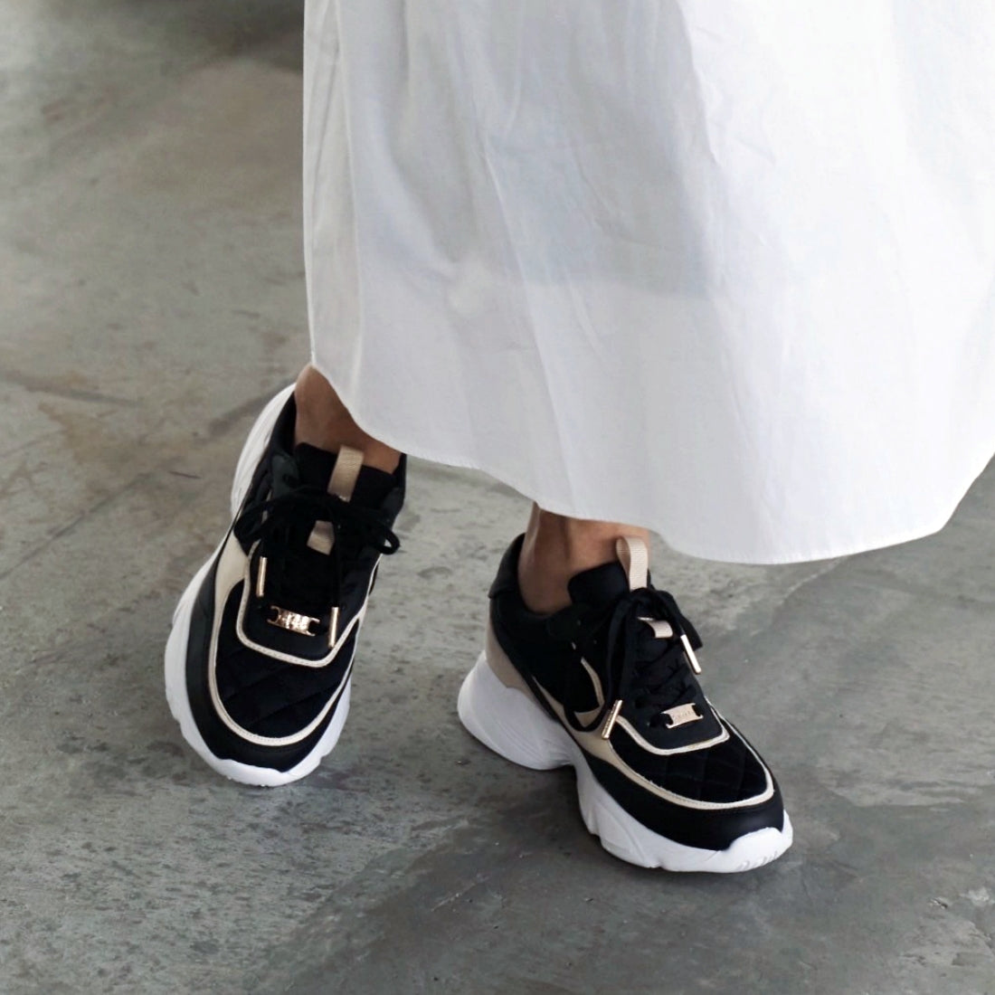 Aquila /アークイラ（Black）キルティングボリュームスニーカー BLK