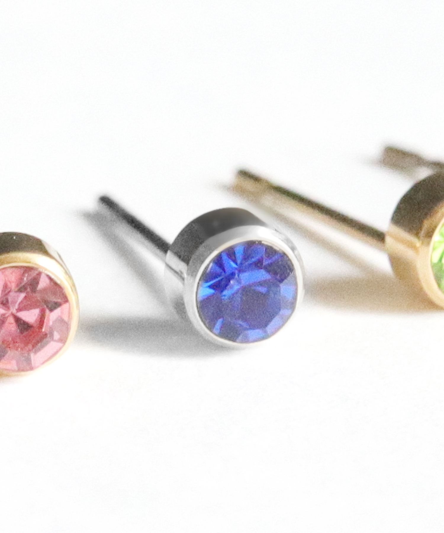 フロージュ florge 【誕生石シリーズ】金属アレルギー対応 一粒キュービックジルコニアステンレスピアス 5月エメラルド,シルバー