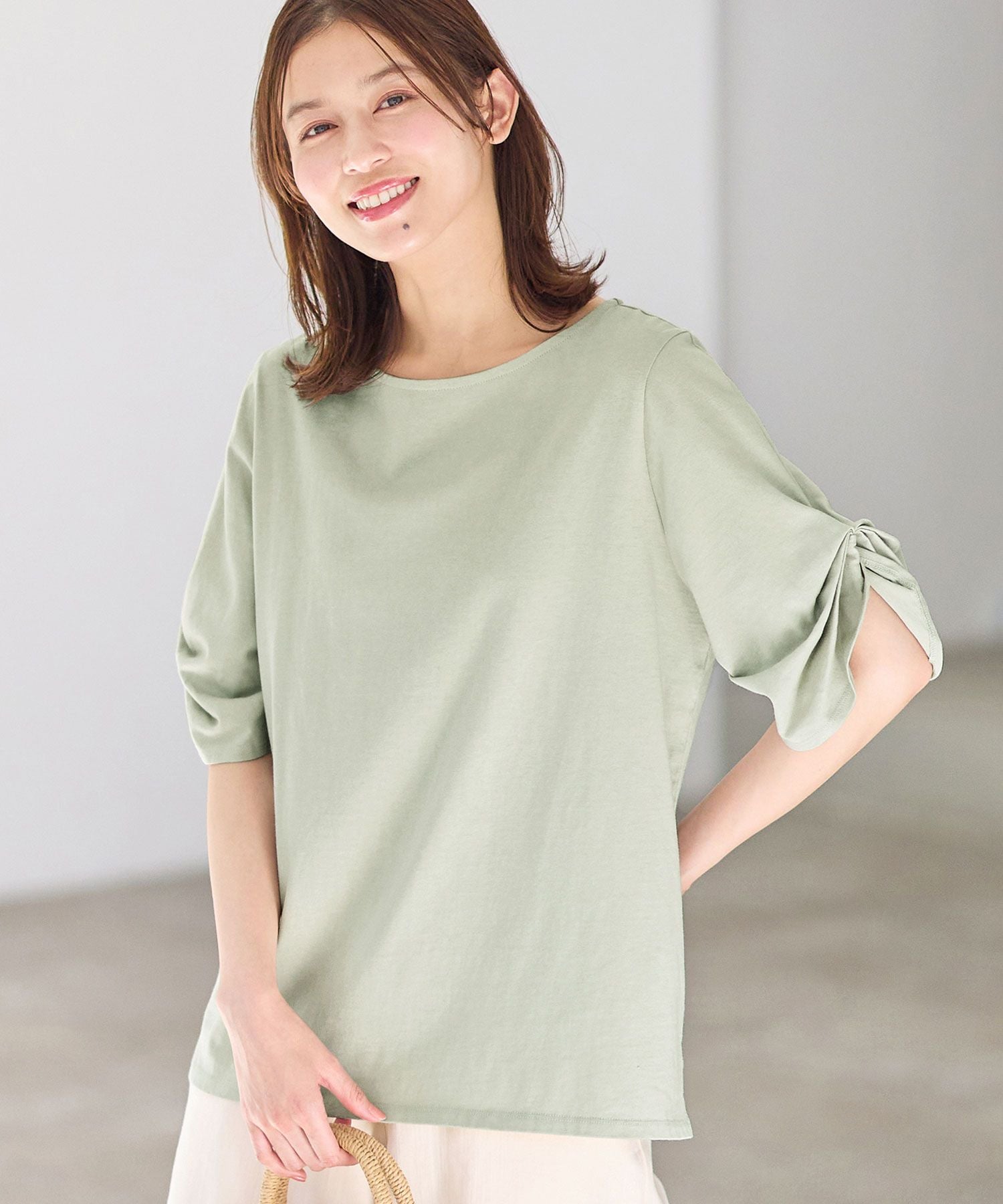 綿１００％袖タックＴシャツ