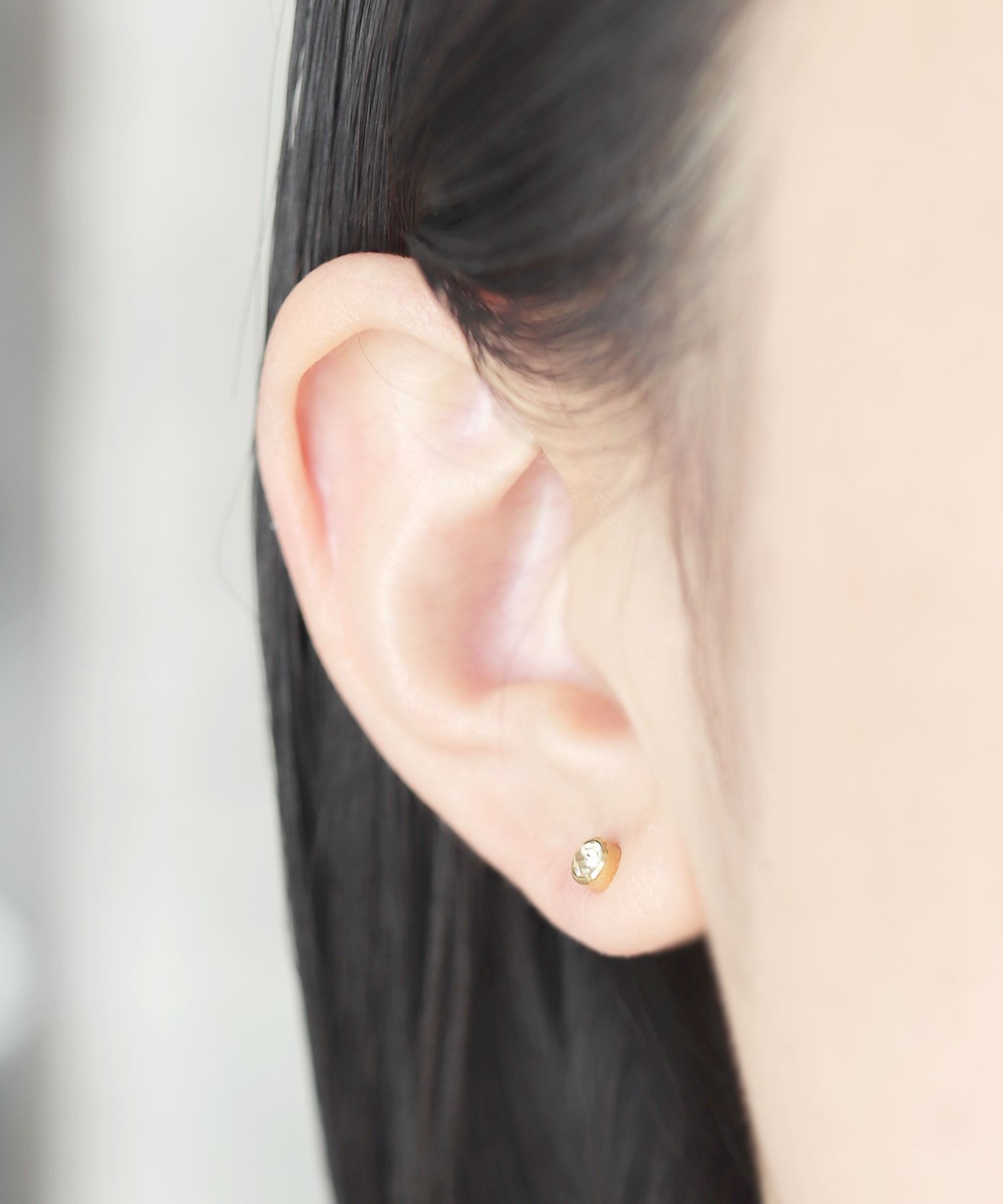 フロージュ florge 【誕生石シリーズ】金属アレルギー対応 一粒キュービックジルコニアステンレスピアス 5月エメラルド,ゴールド
