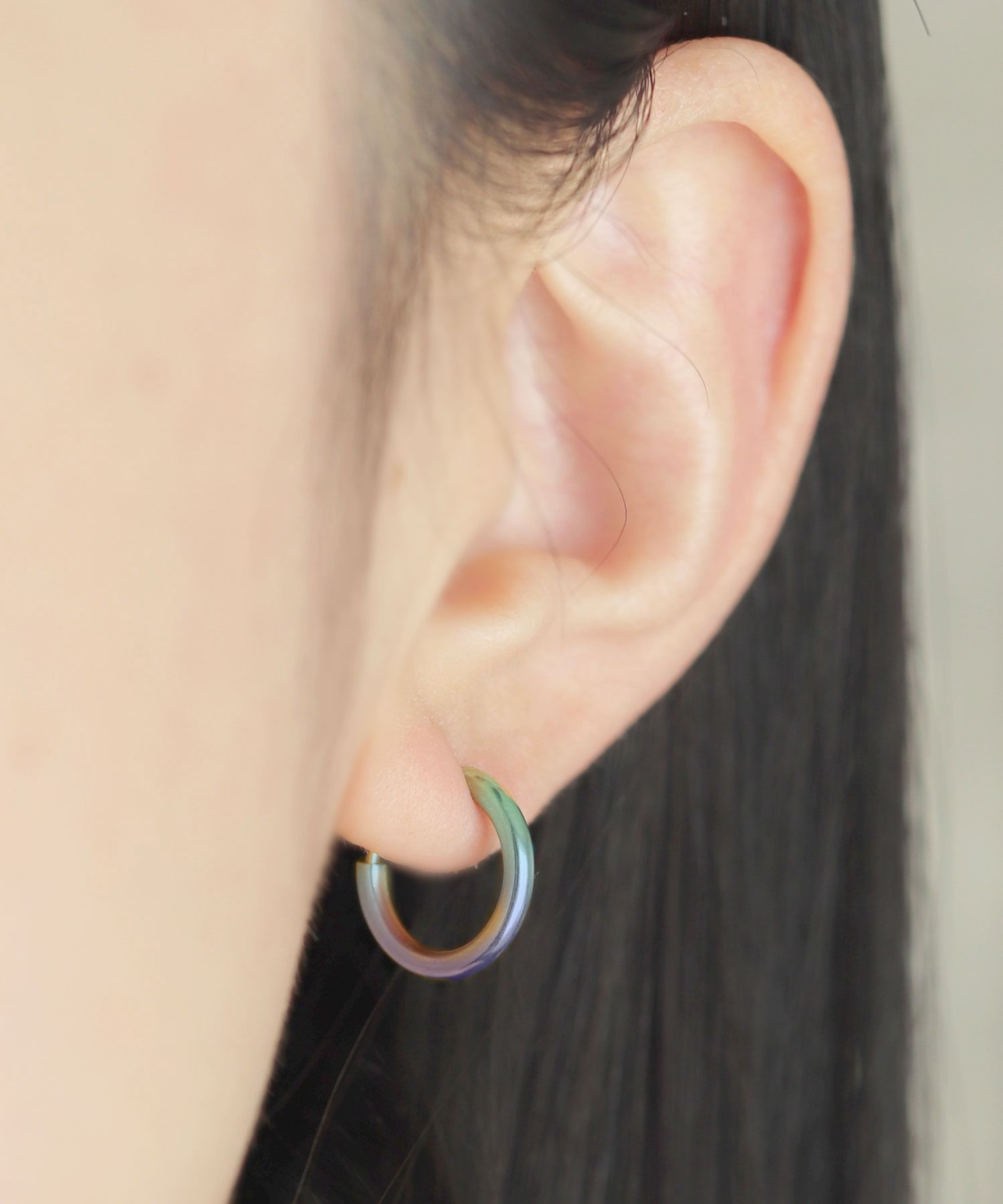 フロージュ florge 【7size展開】金属アレルギー対応 ステンレスシンプルフープイヤリング 12mm,レインボー