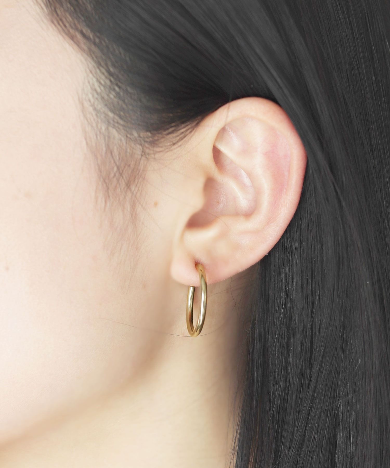 フロージュ florge 【7size展開】金属アレルギー対応 ステンレスシンプルフープイヤリング 12mm,ゴールド